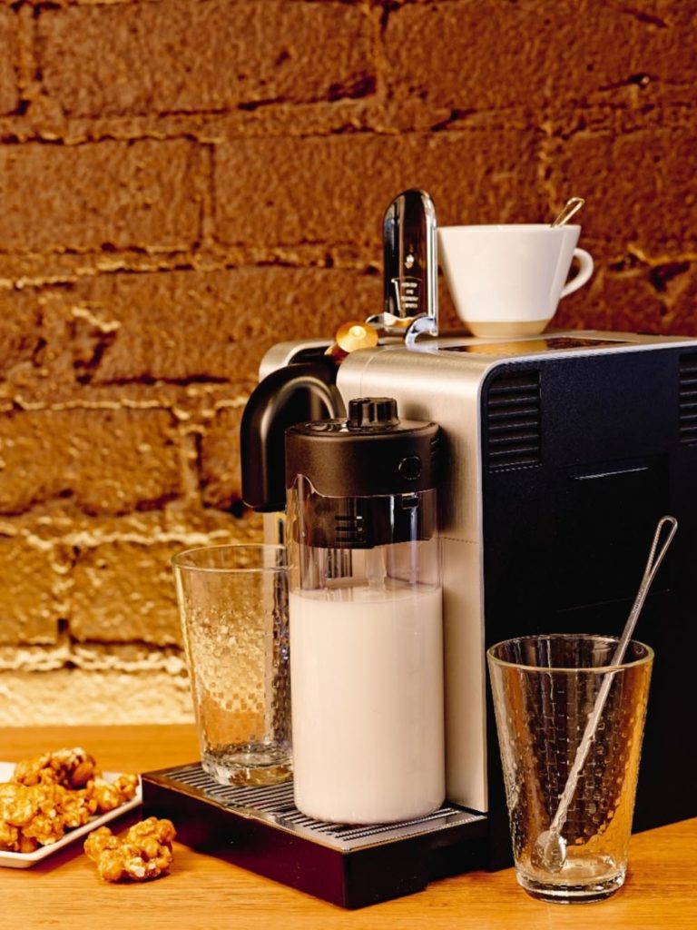 Nespresso kahve makinesi: Lattissima Pro