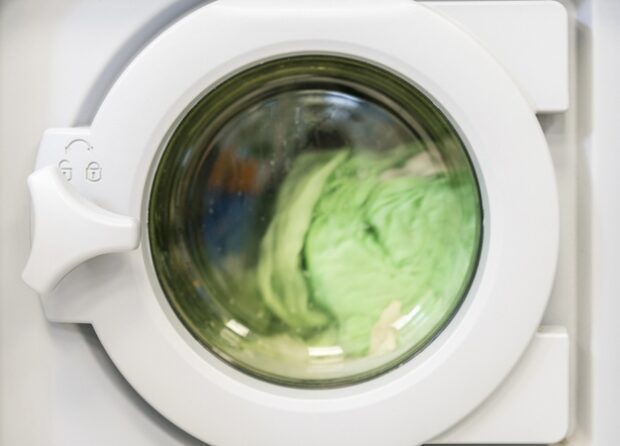 Çamaşır makinesi sıkarken ses çıkarıyor
