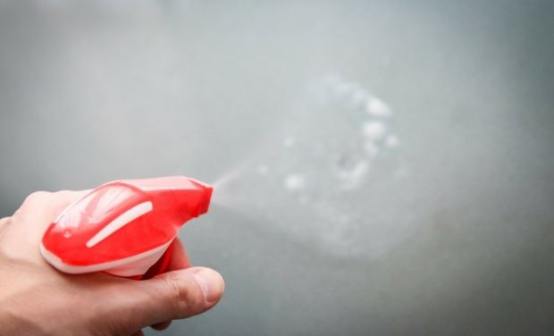 Mobilyaların Tozunu Almak İçin Ev Yapımı Deterjan