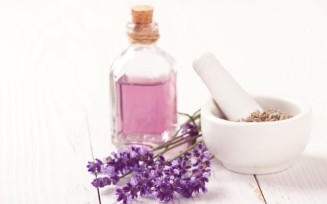 Evde Aromaterapik Yağ Şifası